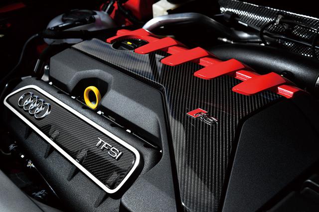 画像: RS Q3は2.5L 直5ターボを搭載。まさに円熟の領域へと進化。