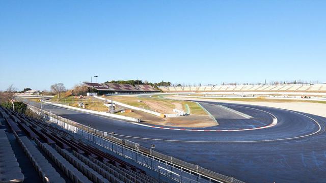 画像: 改良された第10コーナー。大きく回り込むような形状となった。コースの距離は20mほど伸びたが、ラップタイムは短縮されそうだ。