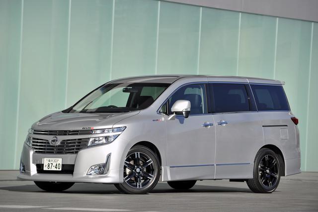 画像: ノーマルよりフロントを20mm、リアを15mmローダウンしているが、実車を見るとそれ以上に低められているように感じる。