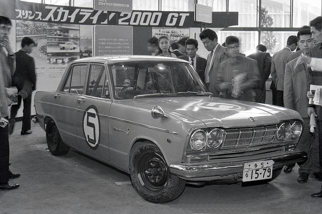 画像: 1965年10月の東京モーターショーに展示されたスカイライン2000GT-B。