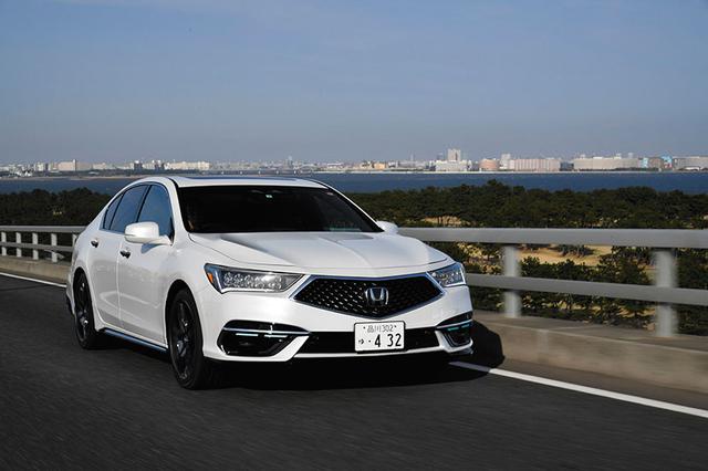 画像: 自動運転レベル3装置が搭載された新型レジェンド。数多くのセンサー類を備えるがどれもが目立たない。