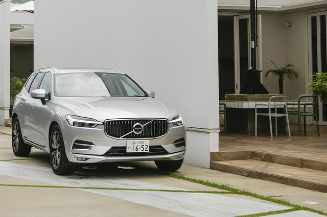 画像: ボルボXC60 B5 AWD インスクリプション。ボディカラーはブライトシルバーメタリック。