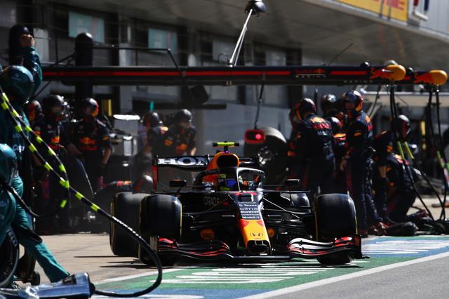 画像: レッドブル・ホンダのセルジオ・ペレスはチームの戦略にしたがって2ストップを選択。ハミルトンのファステストラップを阻止した。