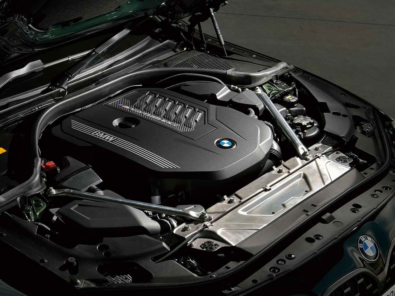 BMW シルキー6の官能性。直列6気筒に復権の兆しもあったが、未来は