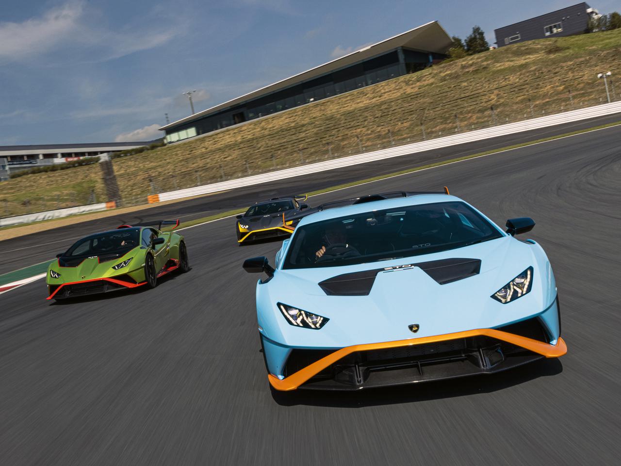 スーパーサーキット　ウイニングラン ランボルギーニ】830馬力のハイパーカーSCV12がサーキットデビュー