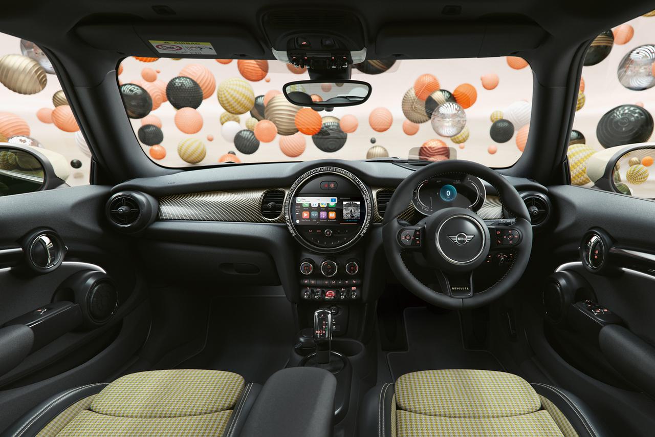 MINIクーパー／クーパーSに、特別仕様車「レゾリュートエディション」追加。濃緑とブロンズそして白のカラーコントラストに - Webモーターマガジン