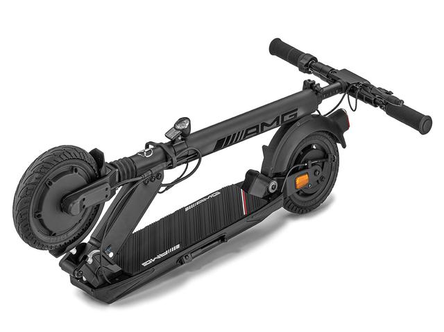 画像: コンパクトに折りたたメルため、持ち運びに便利だ。