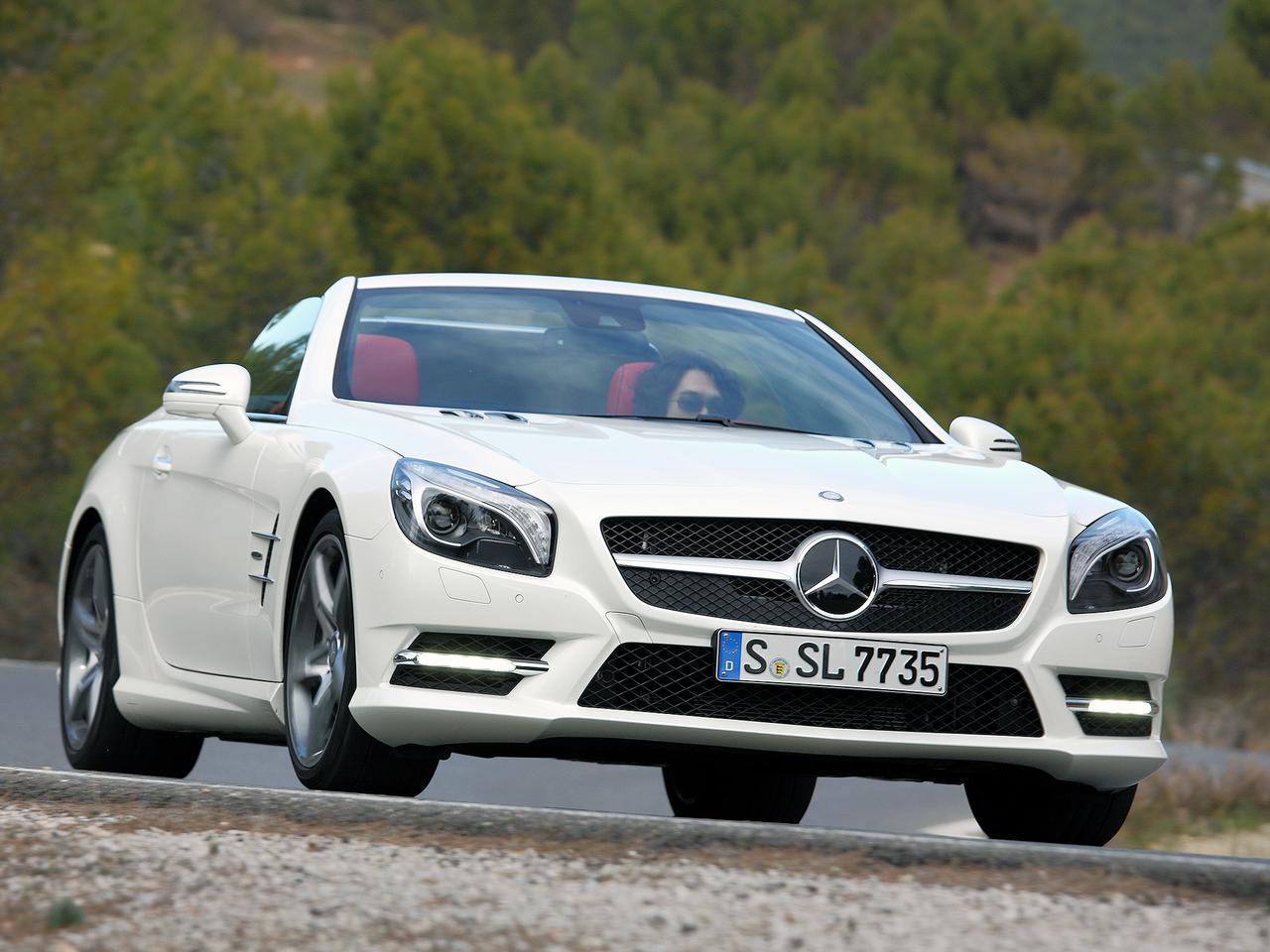 メルセデスベンツ　SL メルセデス・ベンツ SLは、大幅な軽量化と剛性向上で洗練された走りを
