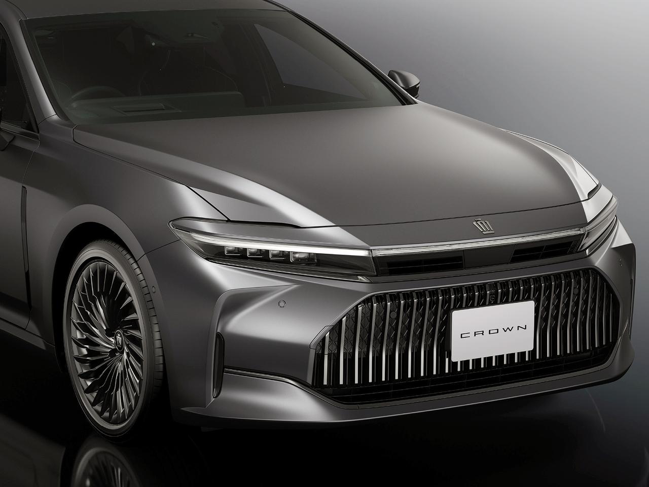 トヨタ クラウンの誕生70周年を記念して、2つの特別仕様車をセダンに