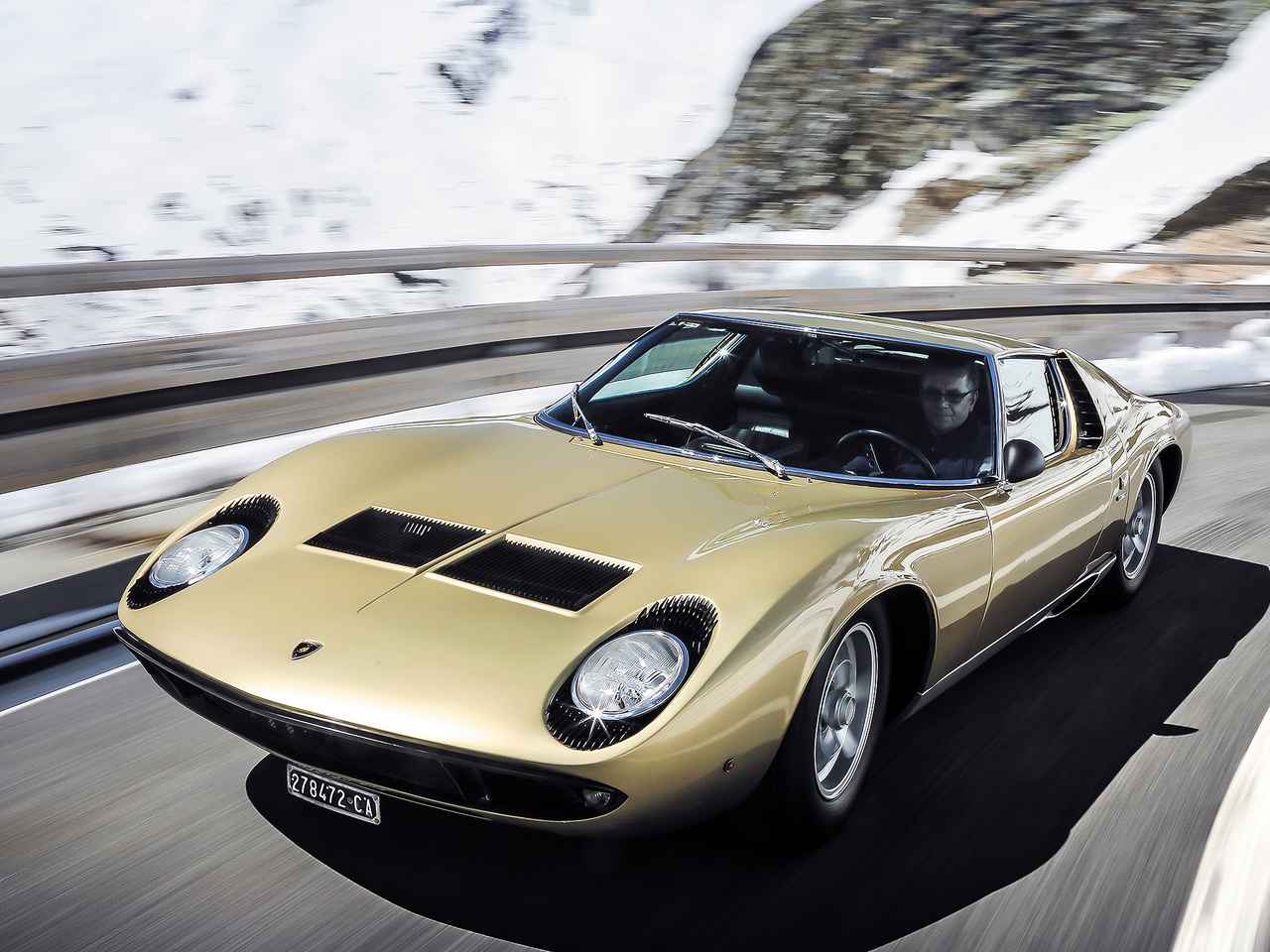 ランボルギーニ ミウラは、スーパーカーの始祖にして完成形だった