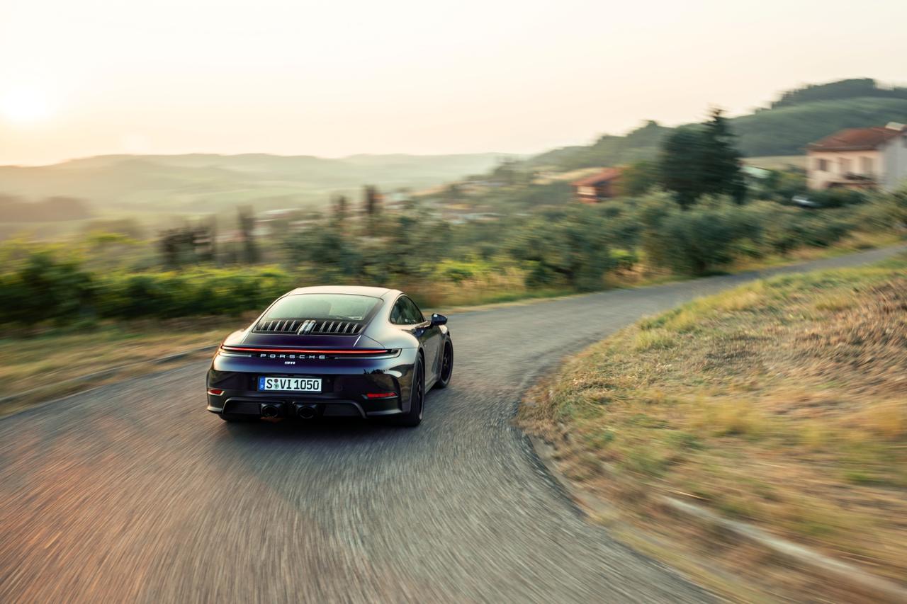 画像: 911 カレラ 4 GTSの車名は、「911 Carrera 4 GTS edizione '40 Anni Porsche Italia'」。