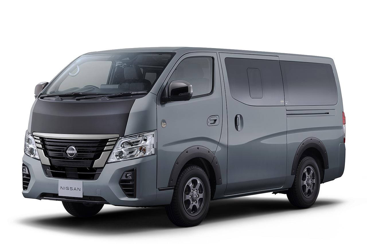 画像: 「SOTOASOBIパッケージ」を装着した、日産 キャラバン。