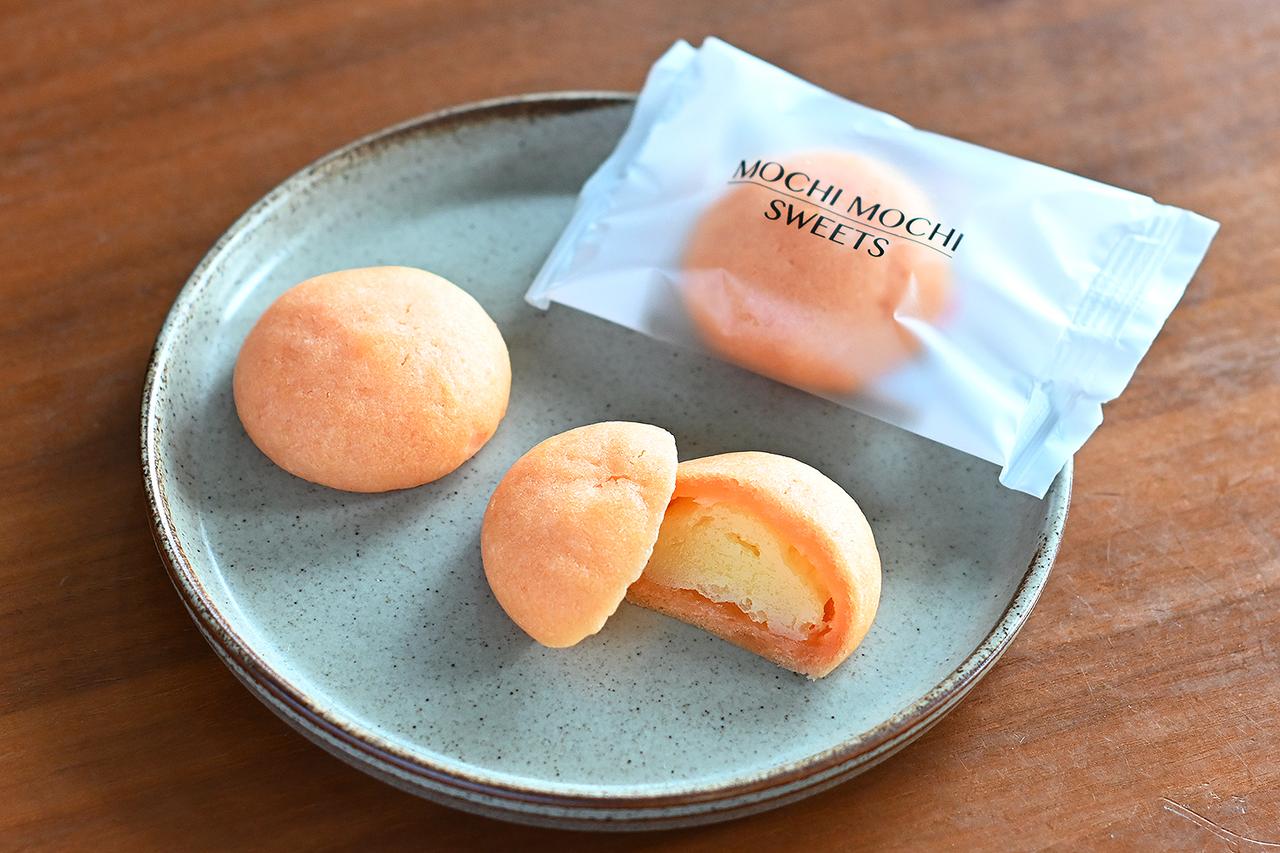 画像: 岩手山SA（上り）限定のオリジナルスイーツ「もちっとリンゴ」（850円／6個入り）。