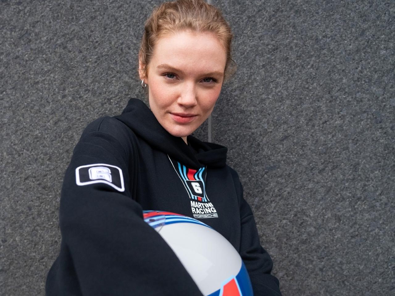 伝説のレースカラーが蘇る！ ポルシェ「マルティーニレーシング