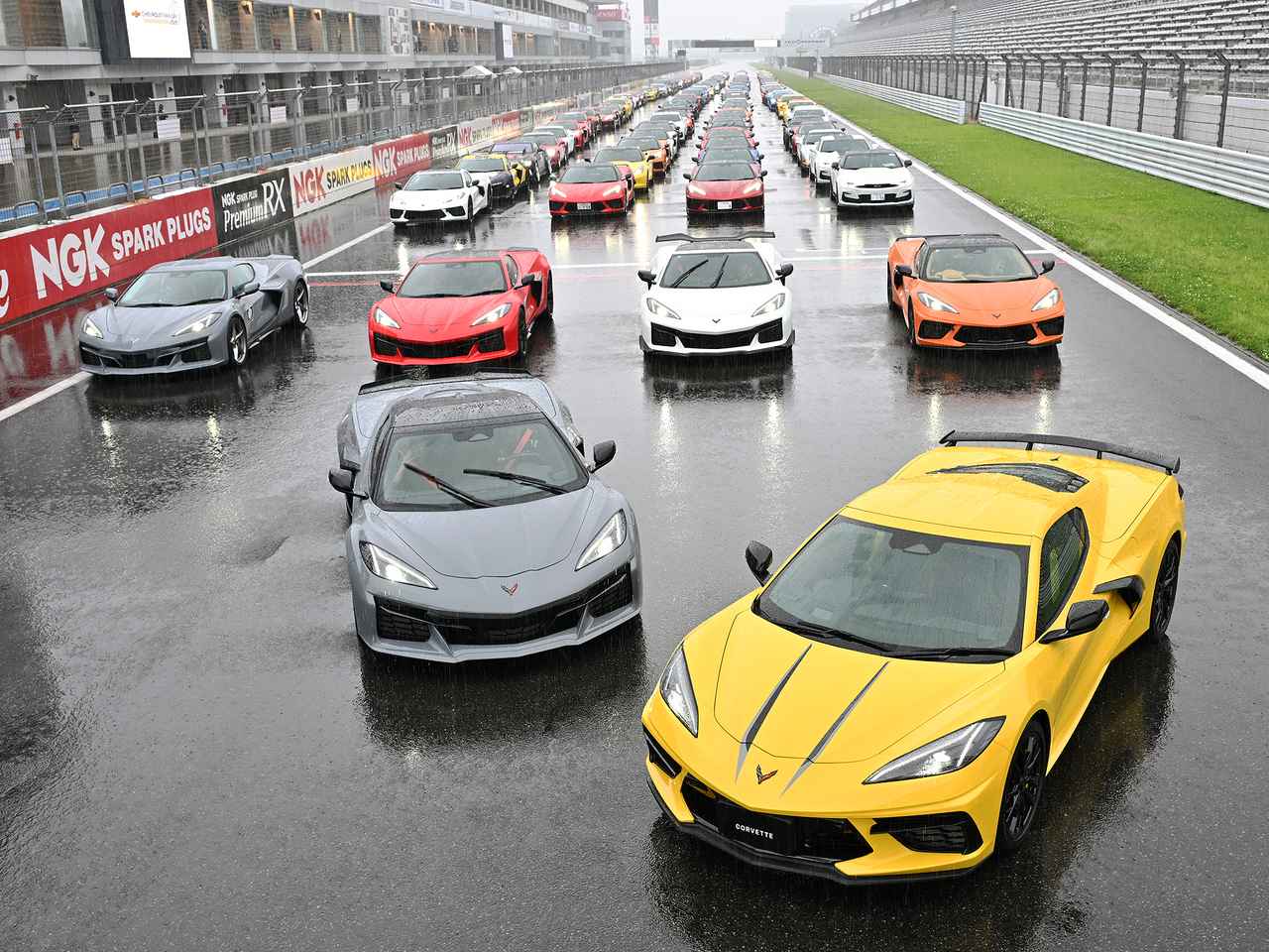 画像: ▶▶▶詳しい解説はこちら コルベット「Z06」に コンバーチブルを追加！ 日本限定モデル「イエロージャケット エディション」とともに、シボレー ファンデーで日本初公開 - Webモーターマガジン