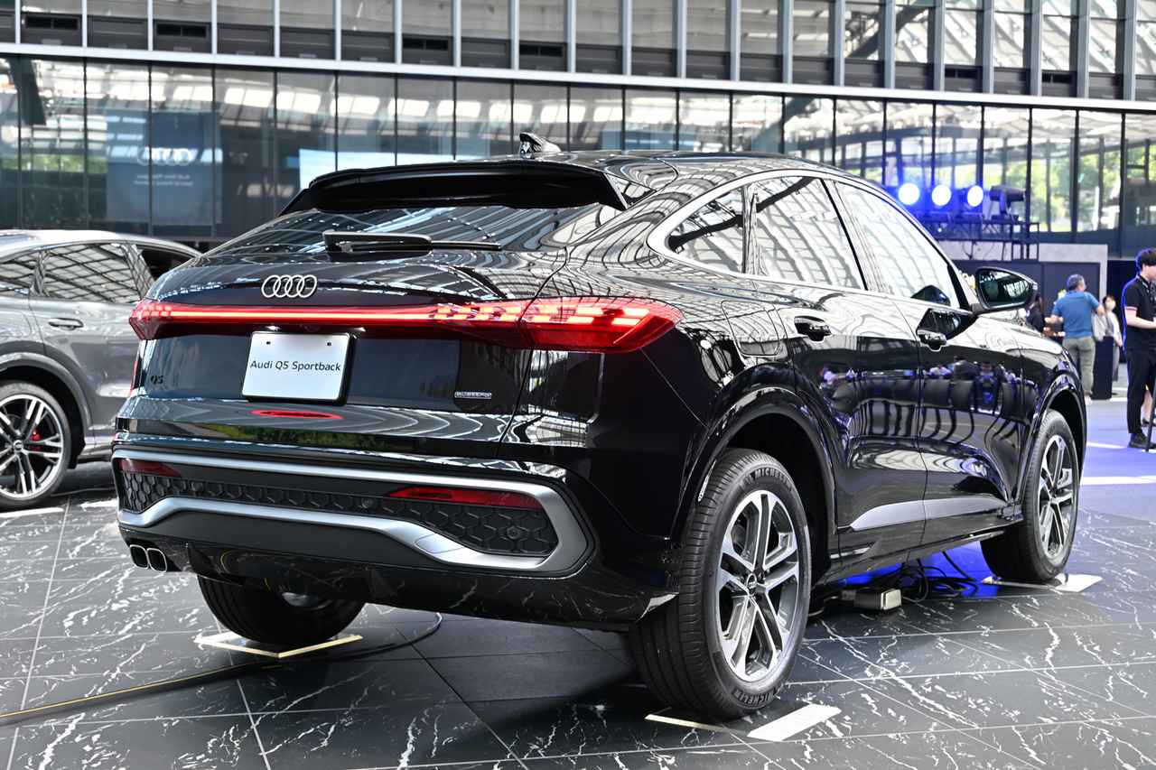 画像: 「48 V MHEV plusマイルドハイブリッドシステム」を全モデルに標準採用。写真はクーペルックのQ5 スポーツバック。