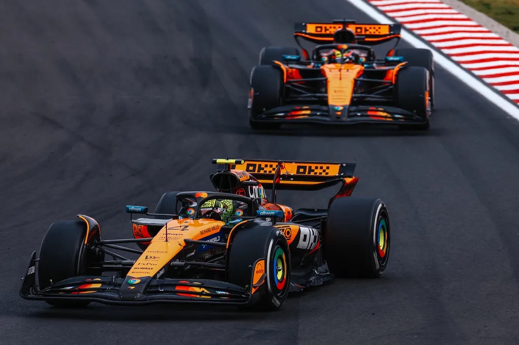 画像: マクラーレン勢の一騎討ちとなった最後の優勝争い。ペースはノリスのほうが良かったが、オーバーテイクの難しいハンガロリンクで逆転はならなかった。