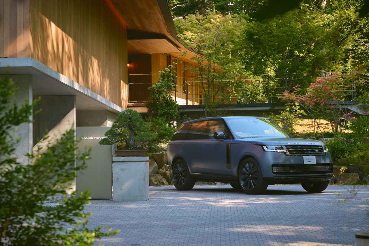 画像: 日本限定12台の特別仕様車「レンジローバー ビスポーク アーバントワイライトコレクション」。写真は「URBAN DUSK(都会の夕暮れ)」仕様。