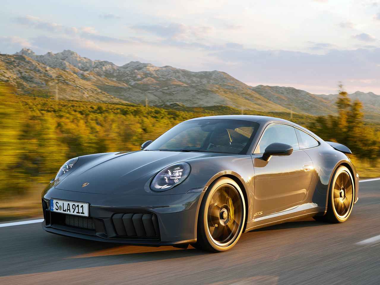 画像: ポルシェ911がアップグレードされてハイブリッドも登場。日本仕様は予約受注を開始 - Webモーターマガジン