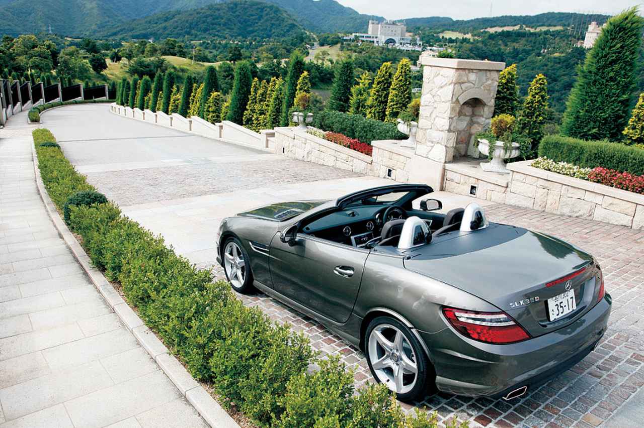 画像: 新型SLKのラインナップは「SLK200スポーツ」「SLK200」「SLK350」の3モデルとなり、それぞれにAMGスポーツパッケージが用意される。