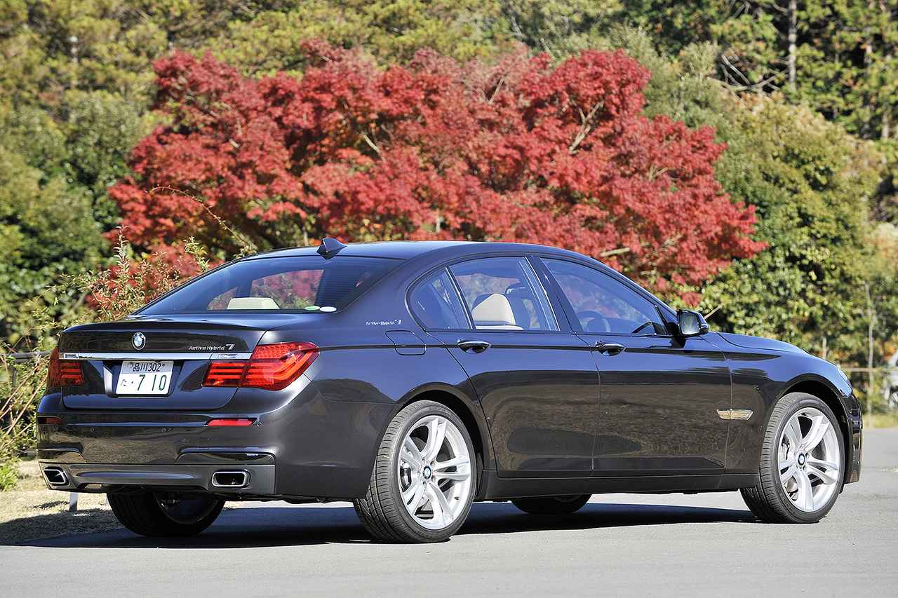 画像: リアコンビネーションランプはLEDになった。「ActiveHybrid7」のエンブレムは、Cピラー根元にも入れられている。