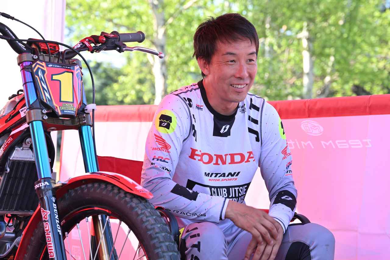 画像: 小川友幸(Tomoyuki Ogawa)14回の全日本タイトルホルダー。現在12連覇中、全日本勝利数58を数えるレジェンドライダー。マシン開発、デモンストレーション、スクールバイクによる災害支援、動画配信と各方面で活躍。