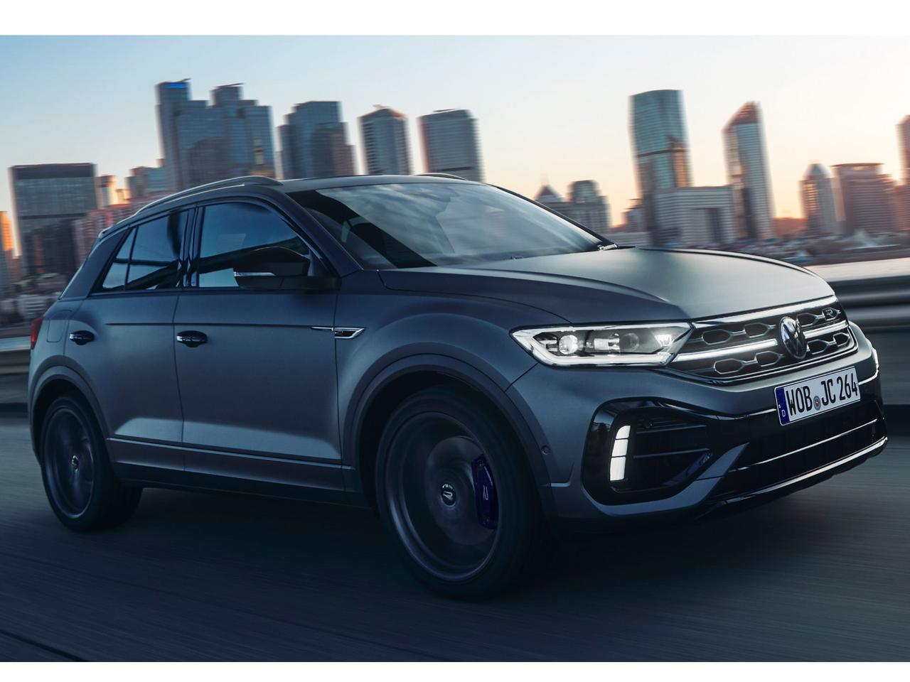 画像: 精悍さを極めたマットペイントの専用色も設定！フォルクスワーゲン「T-Roc R」の限定車「ブラックスタイルパフォーマンス」が登場 - Webモーターマガジン