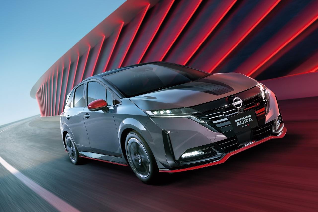 画像: スポーツバージョンの「ノート オーラ NISMO」。車両価格は2WDの「NISMO」が312万5100円、4WDの「NISMO tuned e-POWER 4WD」が353万1000円。