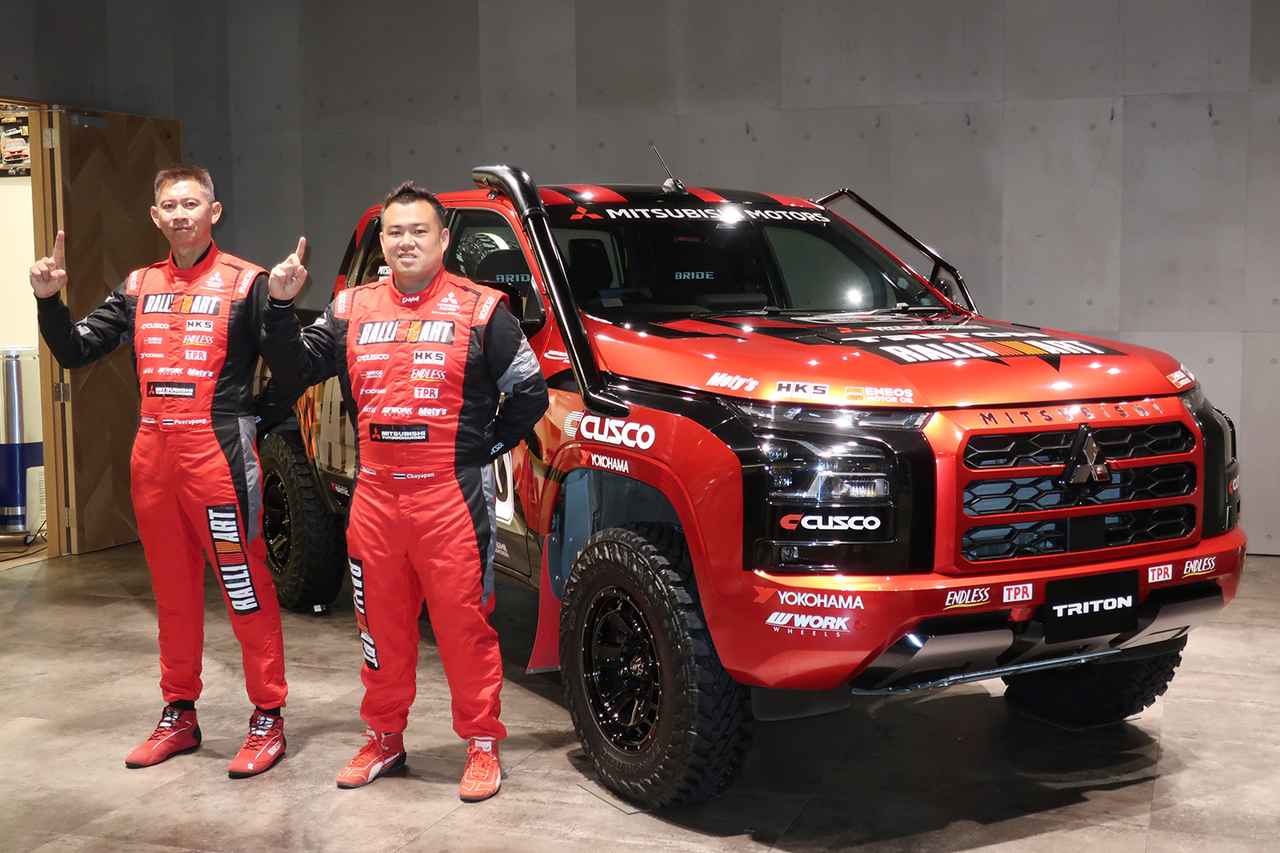画像: AXCR 2025の優勝ペア、チャヤポン選手(右)とピーラポン選手。
