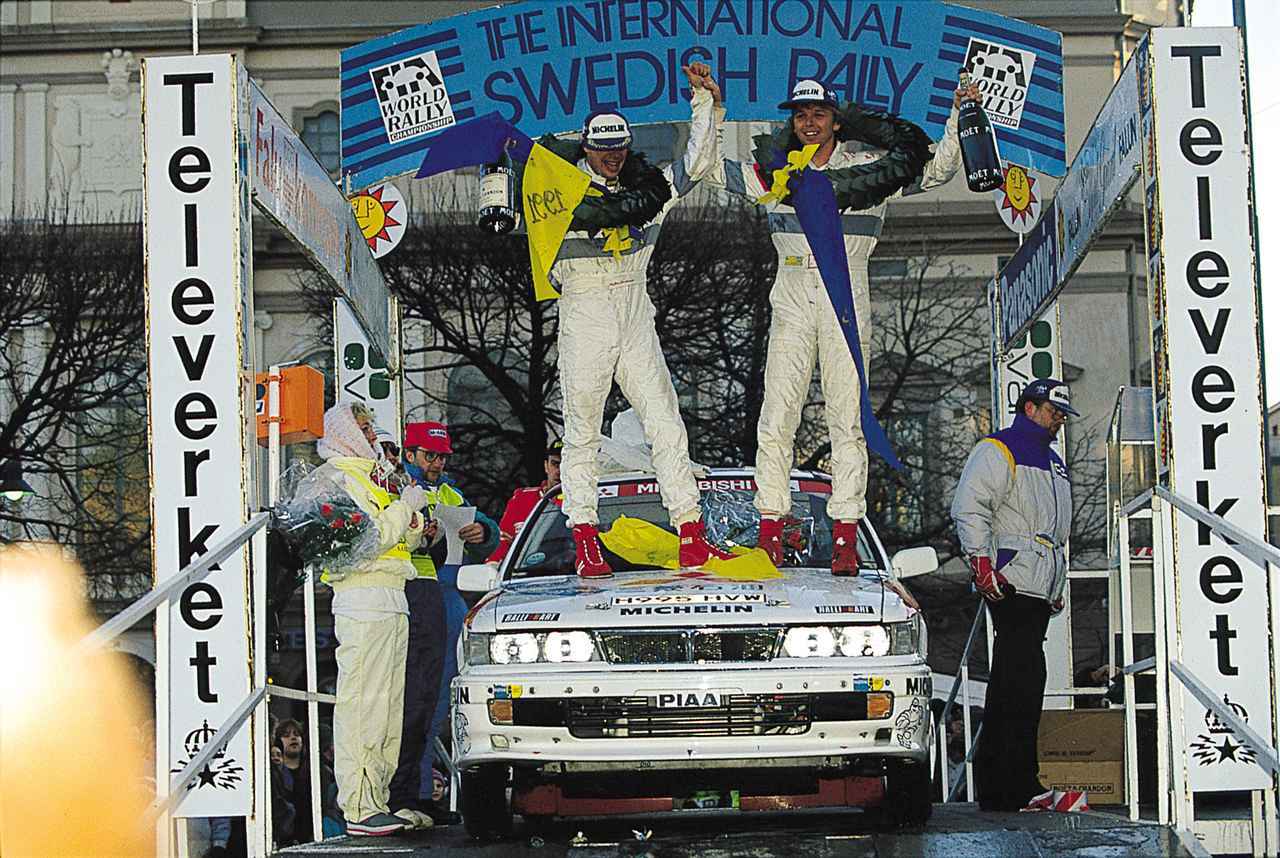 画像: 1991年のスウェーデンラリー。スノーラリーとして有名だ。ケネス・エリクソンのドライビングで優勝した。