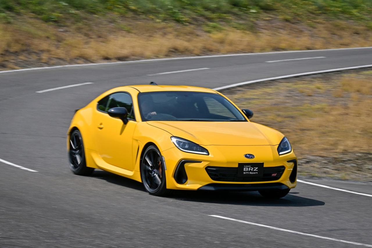 画像: BRZ特別仕様車「STIスポーツ イエローエディション」。ベースは「STIスポーツ」で、軽快なハンドリングを披露。