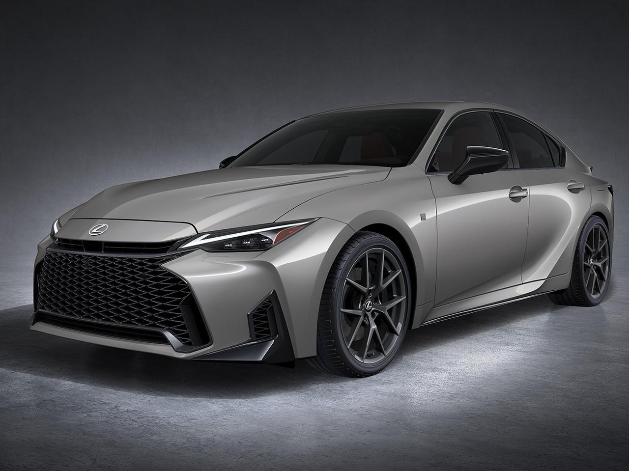 LEXUS「IS」がさらに精悍に進化。コンパクトFRスポーツセダンの走る