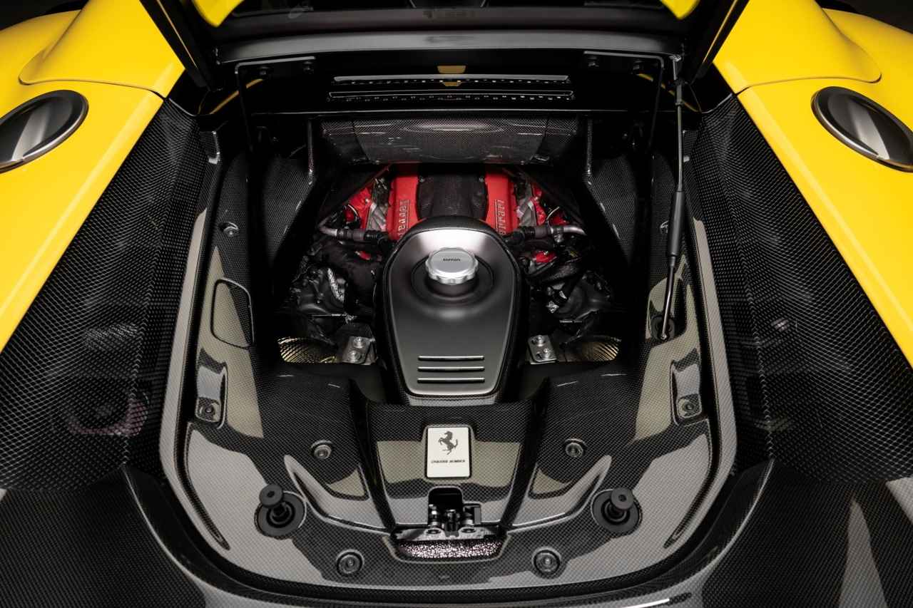 画像: 3990ccのV8ツインターボエンジン単体の最高出力は830ps。
