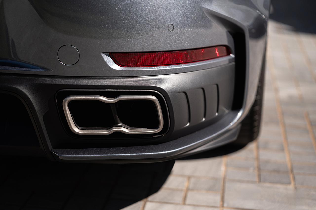 画像 : 6番目の画像 - 史上最強の新型「911ターボS」が日本降臨 - Webモーターマガジン