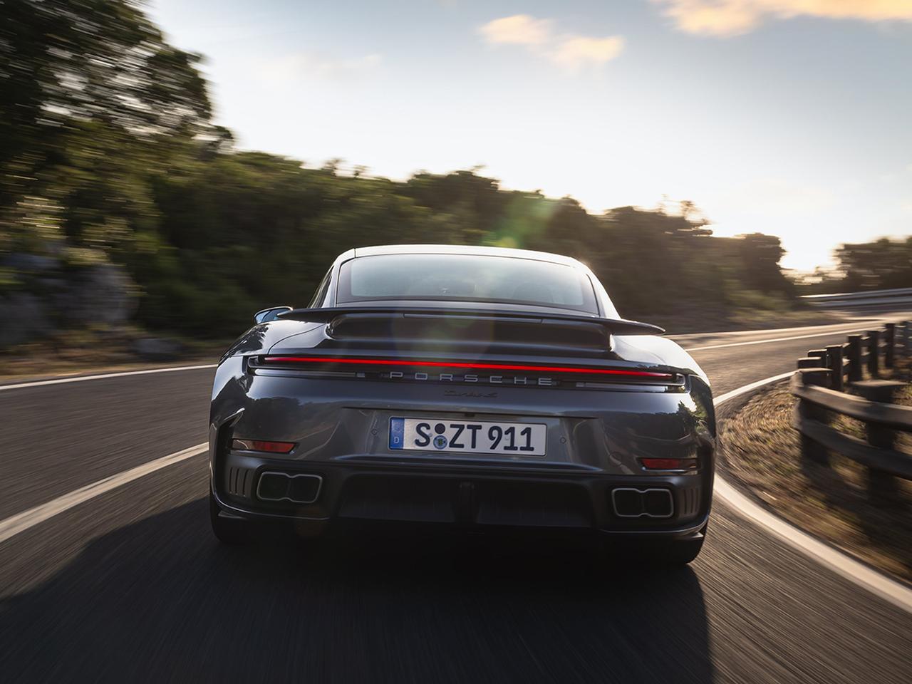 画像 : 3番目の画像 - 史上最強の新型「911ターボS」が日本降臨 - Webモーターマガジン
