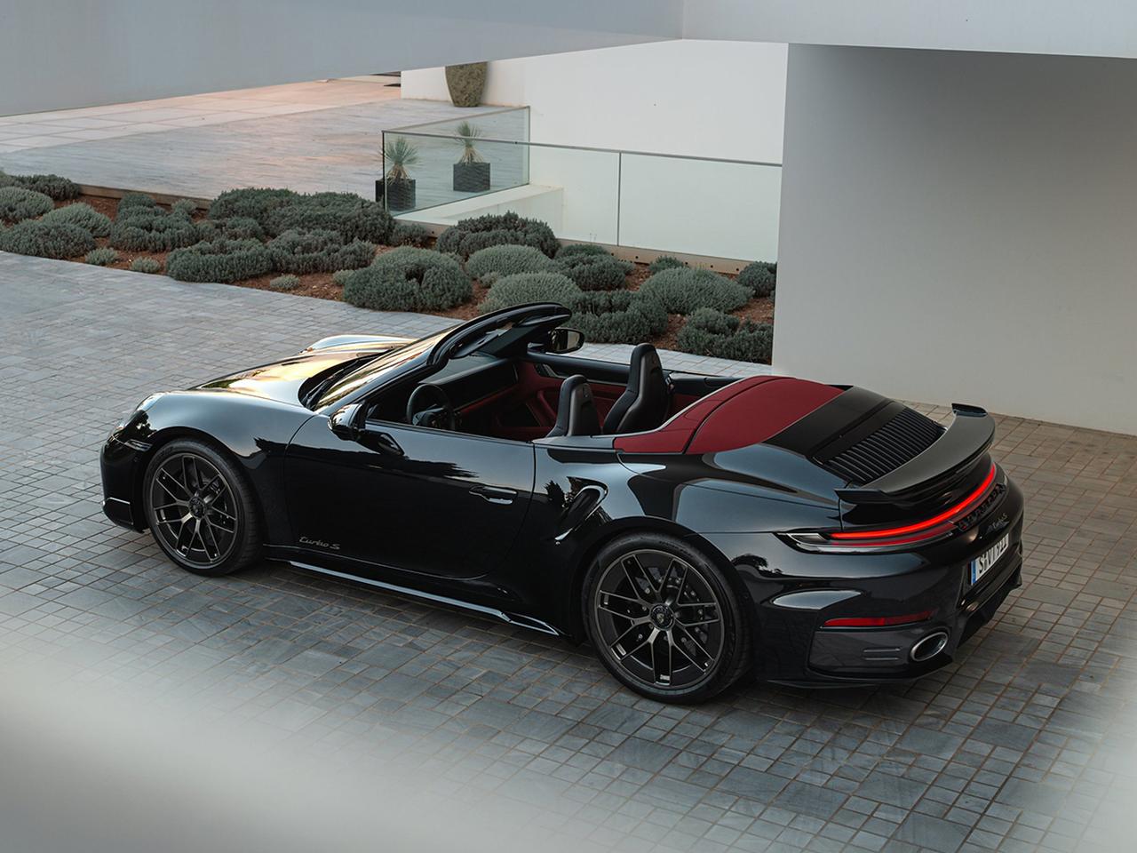画像 : 5番目の画像 - 史上最強の新型「911ターボS」が日本降臨 - Webモーターマガジン