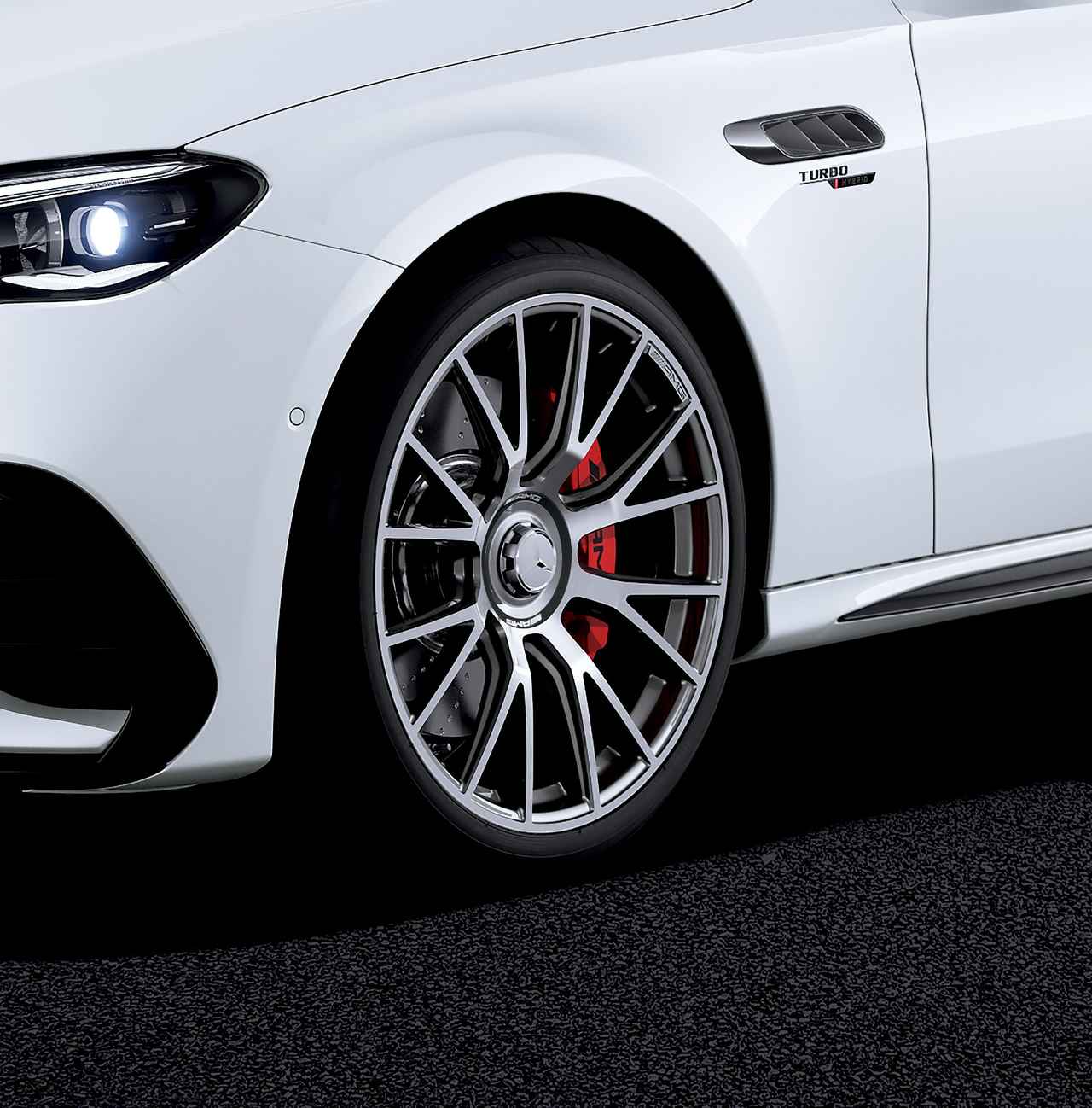 画像 : 6番目の画像 - 限定車「メルセデスAMG E53 ハイブリッド 4MATIC＋ エディションナイトカーボン」 - Webモーターマガジン