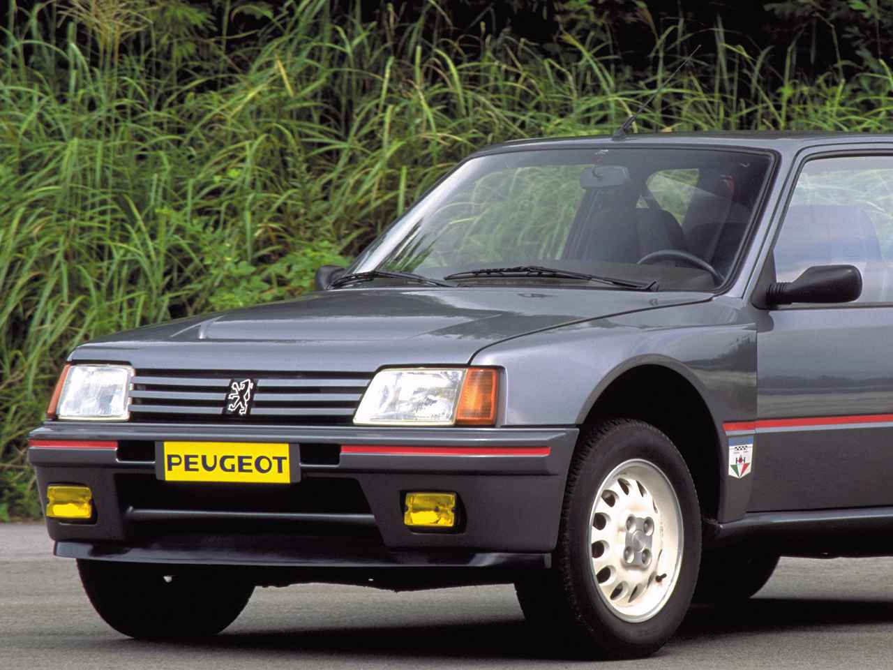 画像: プジョー 205ターボ16は、2年連続でWRCを制したグループB史上最強のスーパーカー【スーパーカークロニクル・完全版／028】 - Webモーターマガジン
