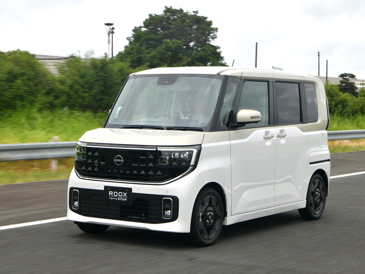 画像: 【ちょいのり！】新型ルークスの、大きく広く見せる“かどまる四角”の妙。フルモデルチェンジした日産の軽スーパーハイトワゴン - Webモーターマガジン