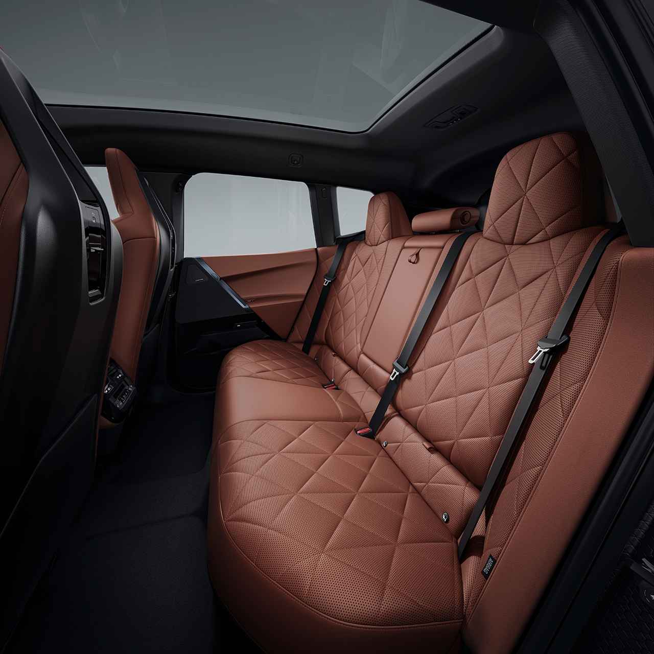 画像 : 5番目の画像 - ビッグマイチェンの新型「BMW iX」が日本ローンチ - Webモーターマガジン