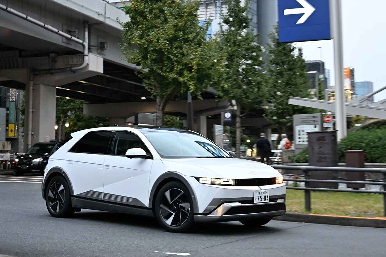 画像: IONIQ 5の改良モデルは、デザイン変更だけでなく航続距離向上、リアワイパー装備など要望の多かったユーザーの声を反映させている。