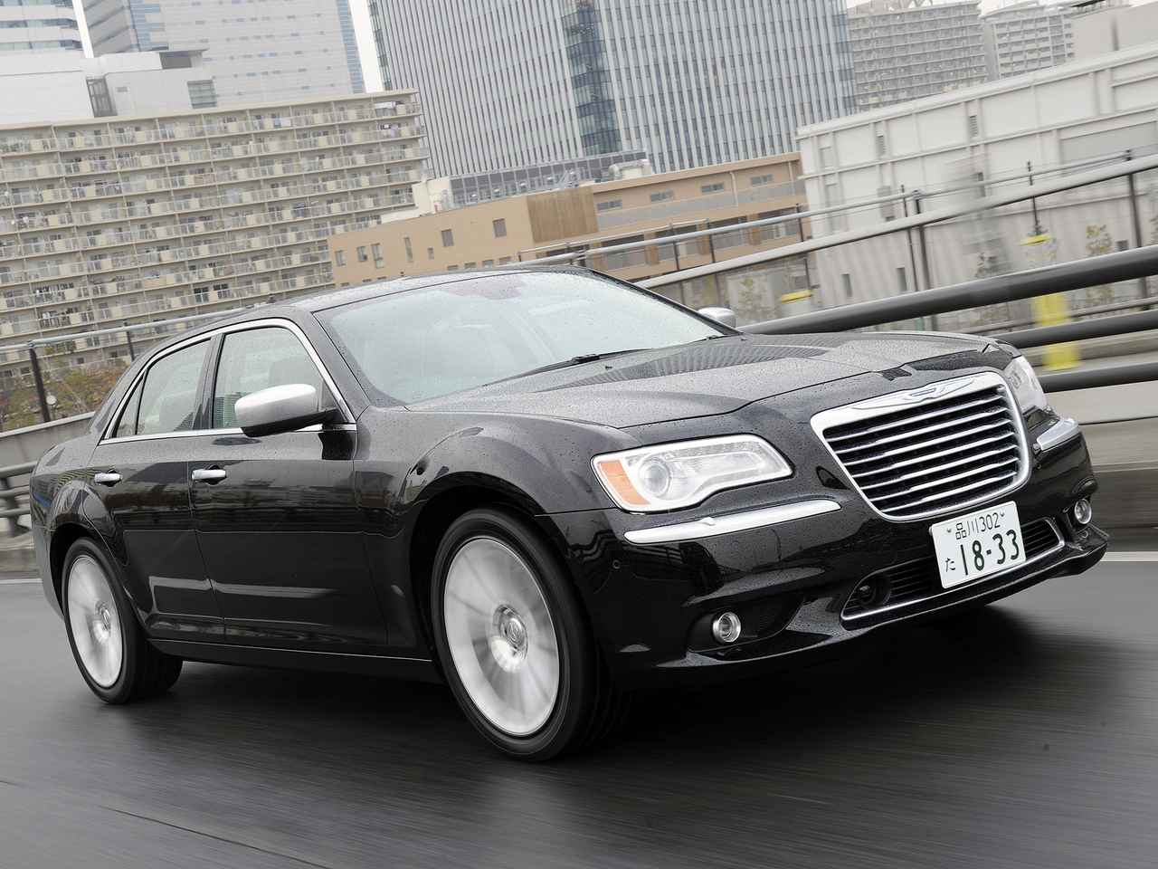 CHRYSLER クライスラー 300C 300 09-10y 後期 LEDテールランプ スモークレンズ 300Sルック ３００（クライスラー）の歴代モデル・グレード別カタログ情報｜中古車