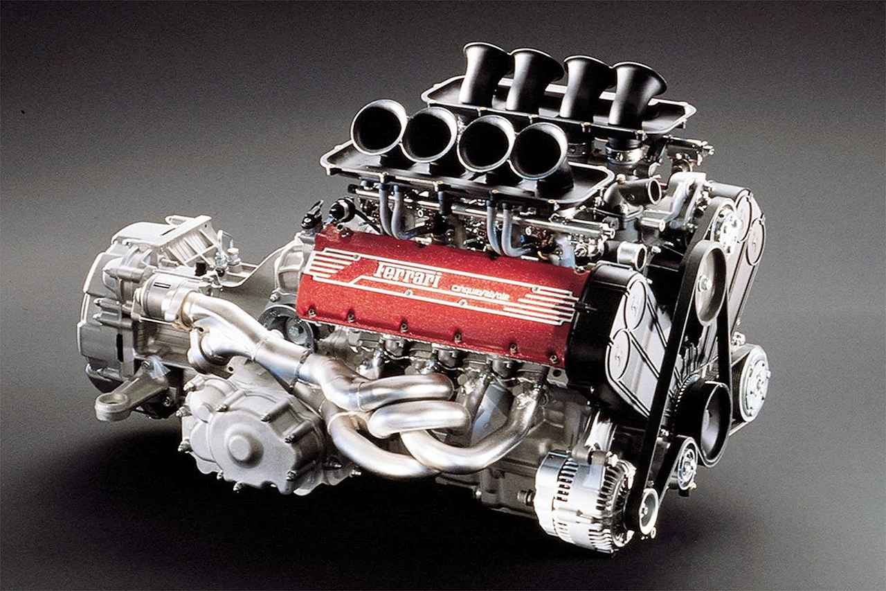 画像: 新開発された3.5Lの5バルブ V8 DOHCエンジン。芸術的に仕立てられたエキゾーストマニホールドが印象的だ。