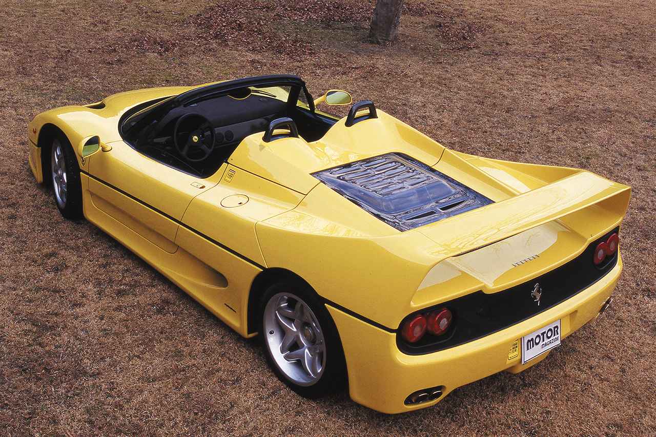 画像: F40よりはるかに大きなリアウイングがそそり立つF50のスタイリングは、空力性能に特化した結果だ。