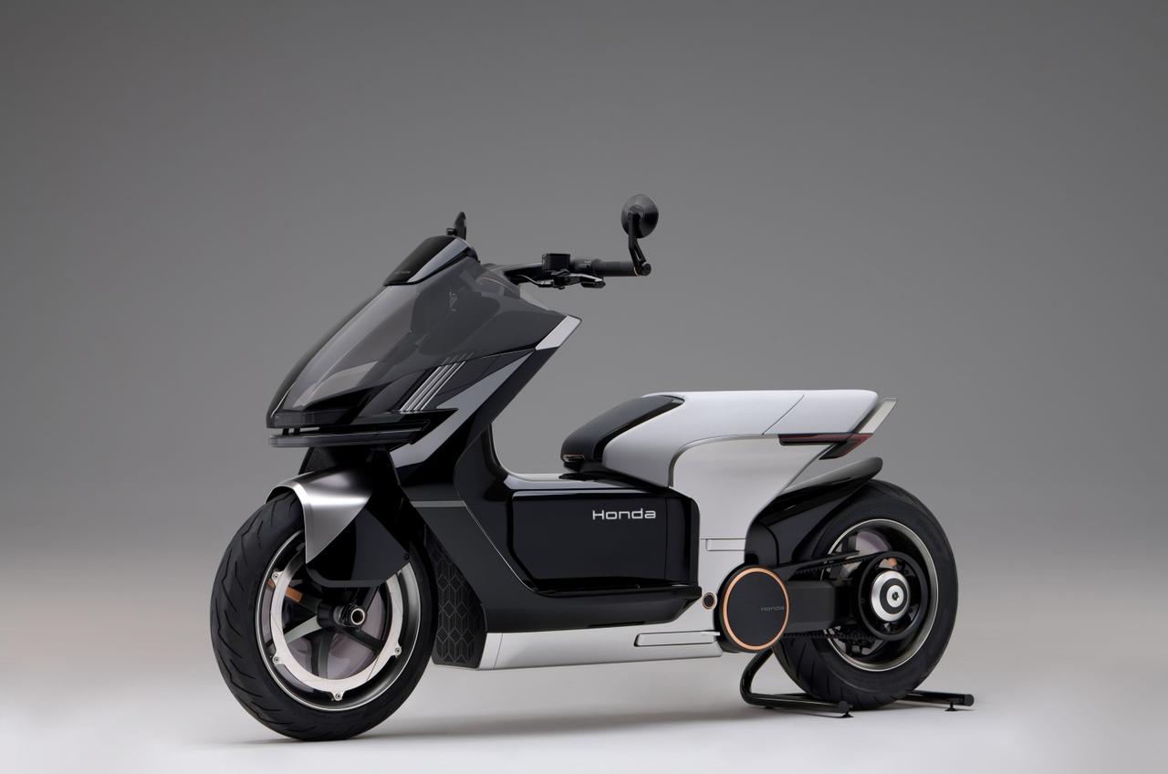 画像: EV Urban Concept：日常の移動をもっと楽しく、もっと自由にすることを目指した都市型EVコンセプト。コンパクトなボディにホンダらしい遊び心と走る歓びを凝縮したモデルだ。