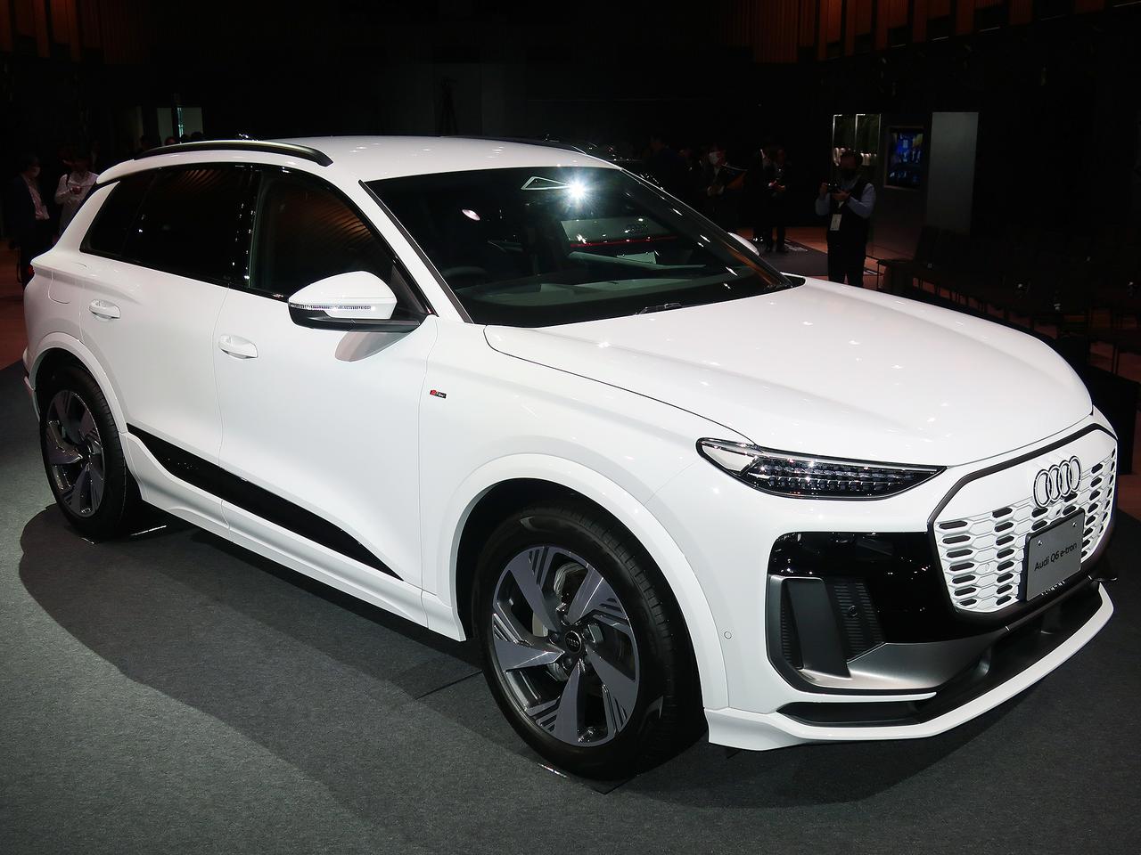 画像: アウディ「Q6 eトロン」が国内発表。新プラットフォームを初採用したプレミアム ミッドサイズSUV電気自動車だ - Webモーターマガジン