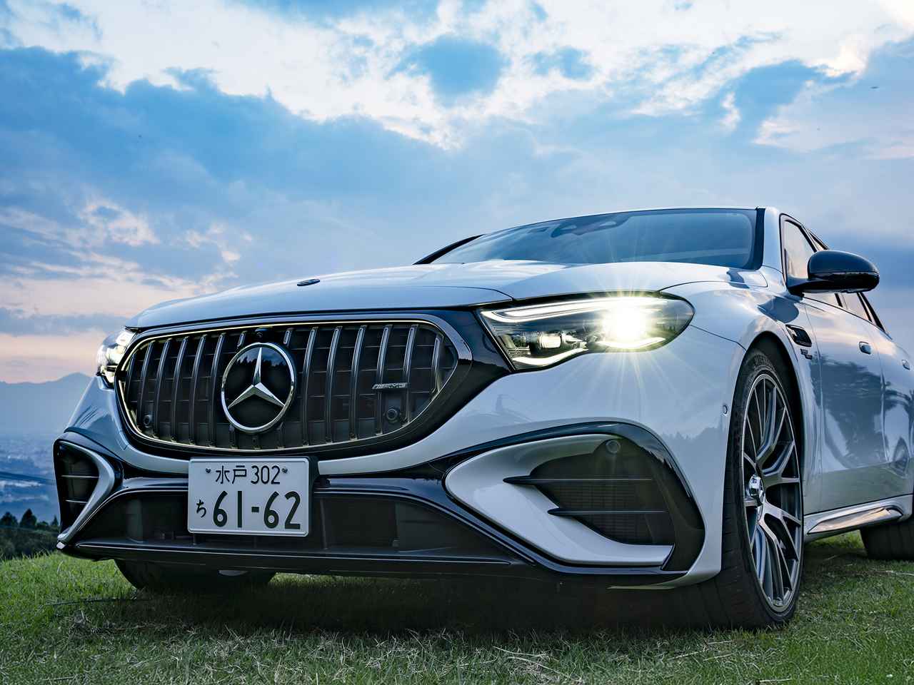 画像 : 1番目の画像 - メルセデスAMG E53 ハイブリッド 4MATIC＋ エディションナイトカーボン - Webモーターマガジン