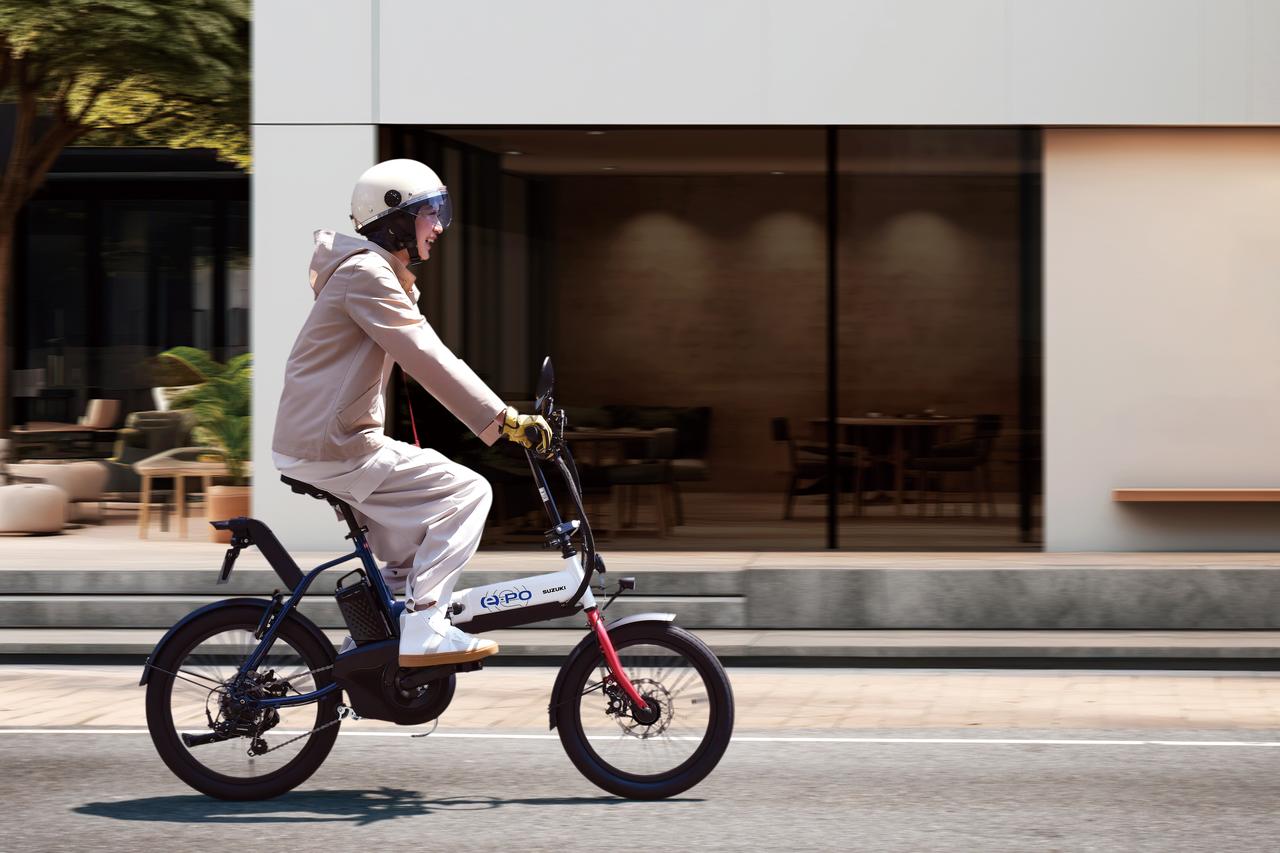 画像: 電動モペッドのe-PO。原付一種区分なので、見た目は自転車でもミラーやウィンカーなどの保安部品を搭載している。