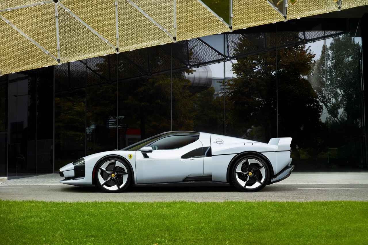 画像 : 13番目の画像 - フェラーリが新たなワンオフモデル「SC40」を発表 - Webモーターマガジン