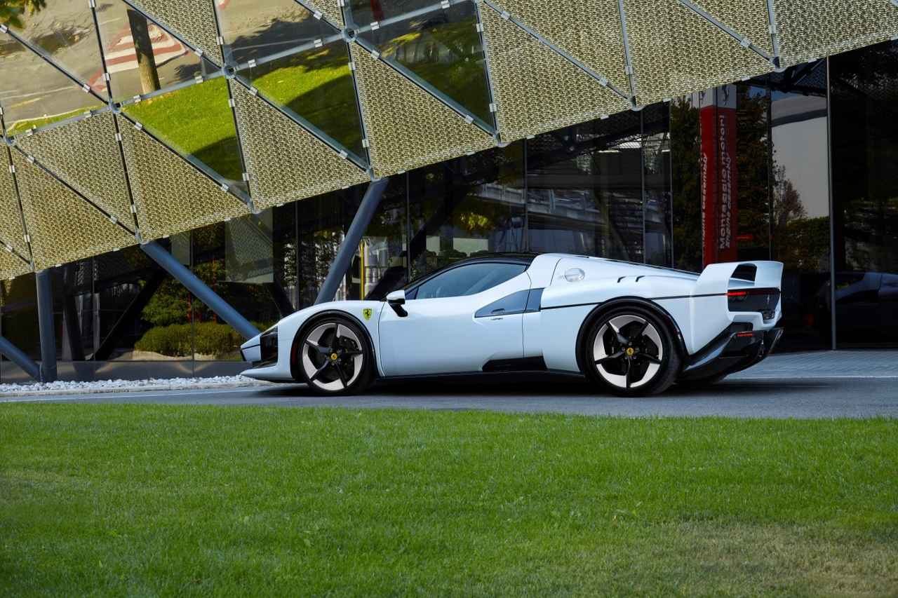 画像 : 15番目の画像 - フェラーリが新たなワンオフモデル「SC40」を発表 - Webモーターマガジン